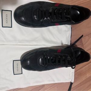 Gucci Men's Black and Red Sneakers